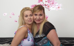 Mature NL offers a free xxx photo gallery with hot girl in pleasing each other scene