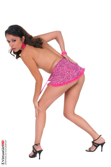 iStripper pics collection featuring Angelique demonstrating beautiful body